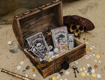 Taylormade TP5 Pix Pirates